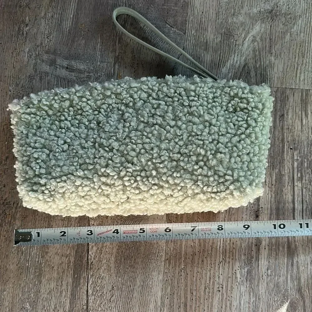 Universal Thread sea foam green Boucle Wristlet Sherpa Bag Zipper NWT